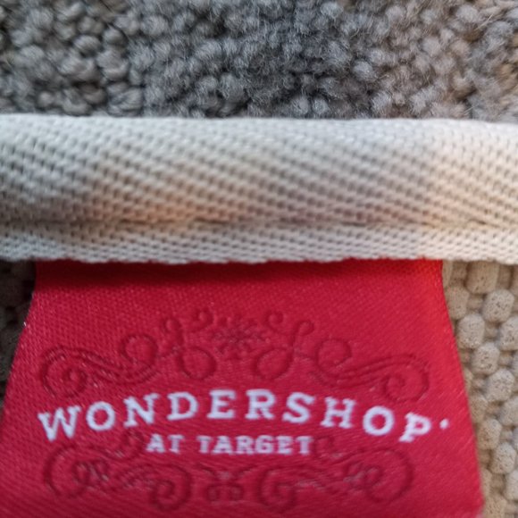 bathmat with snowflake design - Picture 3 of 4